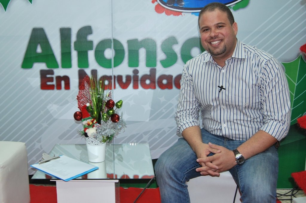Alfonso de los Angeles inicia su nuevo programa "Alfonso En navidad"